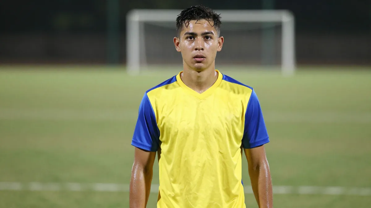 Carrick Rangers eye Champions League star Hugo Siquet