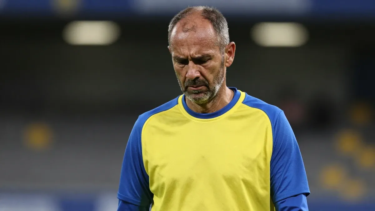 Carrick suggests Bruno Fernandes rotation for United