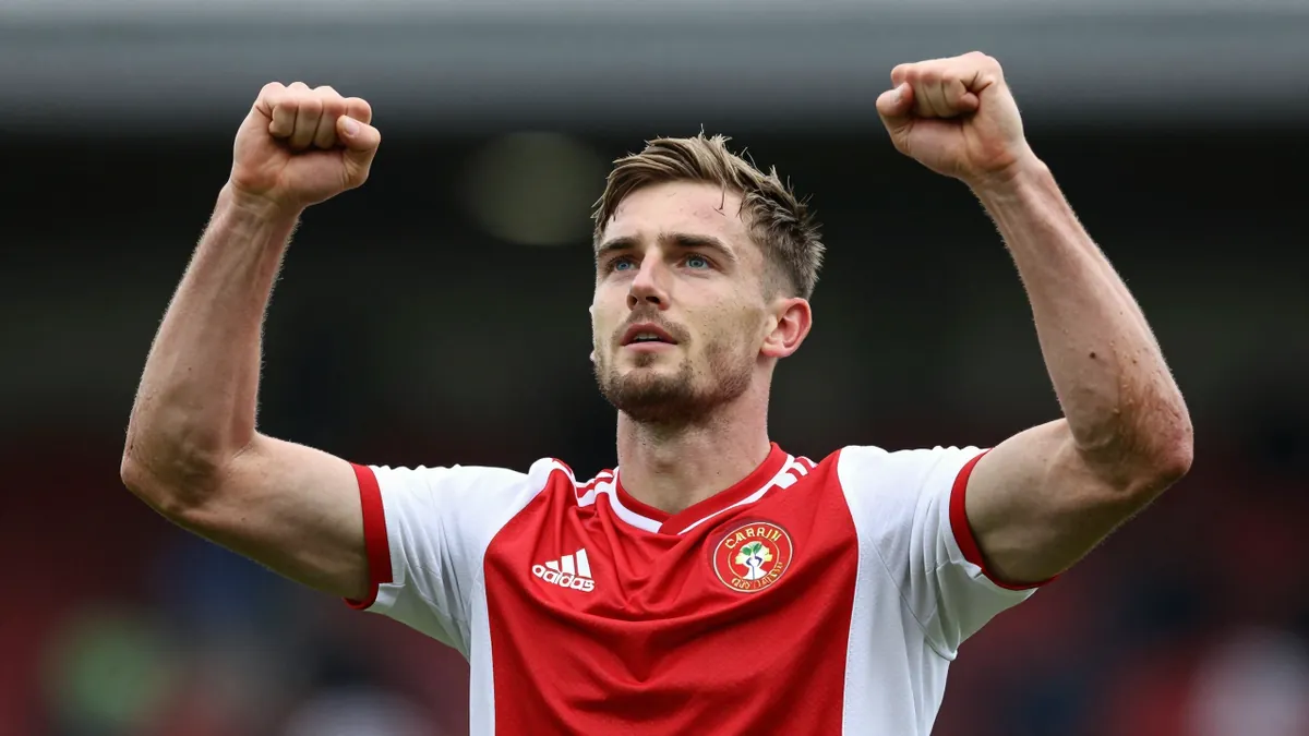 Baxter praises Carrick Rangers' away win despite injury setback